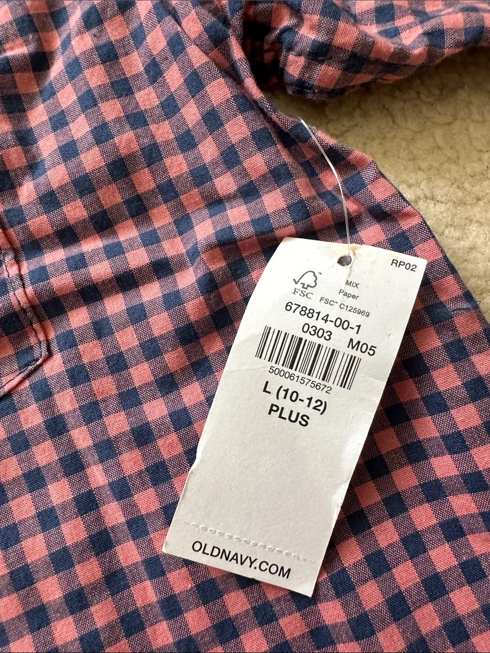 Old Navy Short-Sleeve Button-Down Shirt in Red and Blue Gingham
